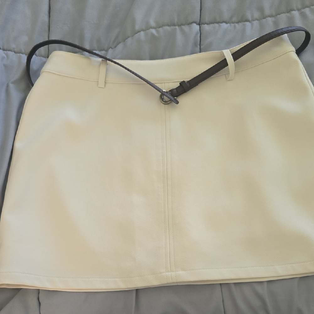 Commense Cream Mini Skirt with Contrasting Slim Belt